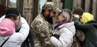 Ukrayna savaşı: Eşleri cephede olan kadınların kısa bir görüşme için uzun yolculukları