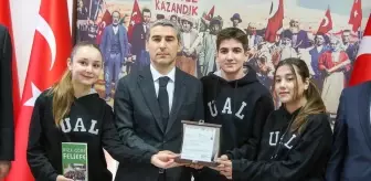 Uşak Lisesi Öğrencilerinden Anlamlı Bağış