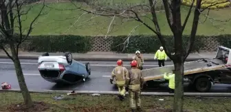 Başakşehir'de Ters Dönerek Kaza Yapan Otomobildeki Üç Kişi Yaralanmadan Kurtuldu