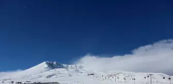 Erciyes Kayak Merkezi'nde Ziyaretçi Beklentisi 3 Milyonu Aşacak