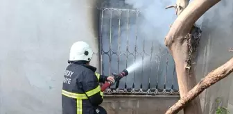 Hatay'da 2 Katlı Binada Yangın!