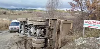 Hafriyat Kamyonu Devrildi, Sürücü Burnu Bile Kanamadan Kurtuldu