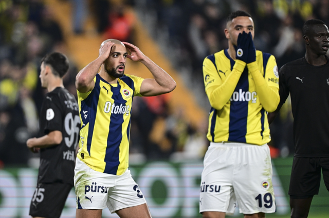Fenerbahçe, Hatayspor'u sahasında 2-1 mağlup etti Fenerbahçe, Hatayspor'u sahasında 2-1 mağlup etti