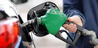 Benzine bu gece yarısından itibaren 1 lira 27 kuruş zam geliyor