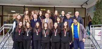 Necati Perihan Kervancı Ortaokulu Yıldız Kız Voleybol Takımı Marmara Şampiyonası'na Katılıyor