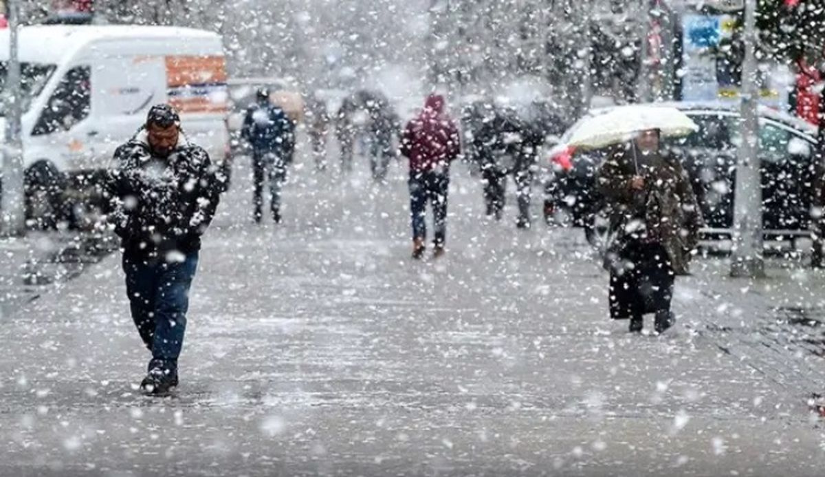 İstanbul'a ne zaman kar yağacak 2025?