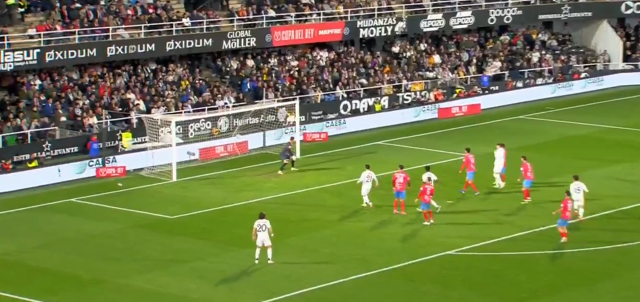 The goalkeeper could only watch: A magnificent goal from Arda Güler