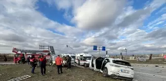 Kırklareli'nde Otomobil-Kamyonet Çarpışması: 1 Ölü, 6 Yaralı