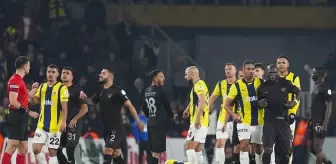 Kırmızı mı değil mi? Ünlü yorumcular Aboubakar'ın pozisyonunda tereddütsüz görüş belirtti