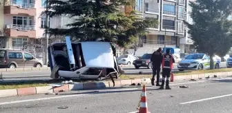 Kütahya'da Trafik Kazası: 3 Yaralı