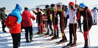 Yüksekova'da Kayaklı Koşu İl Birinciliği Yarışması Yapıldı