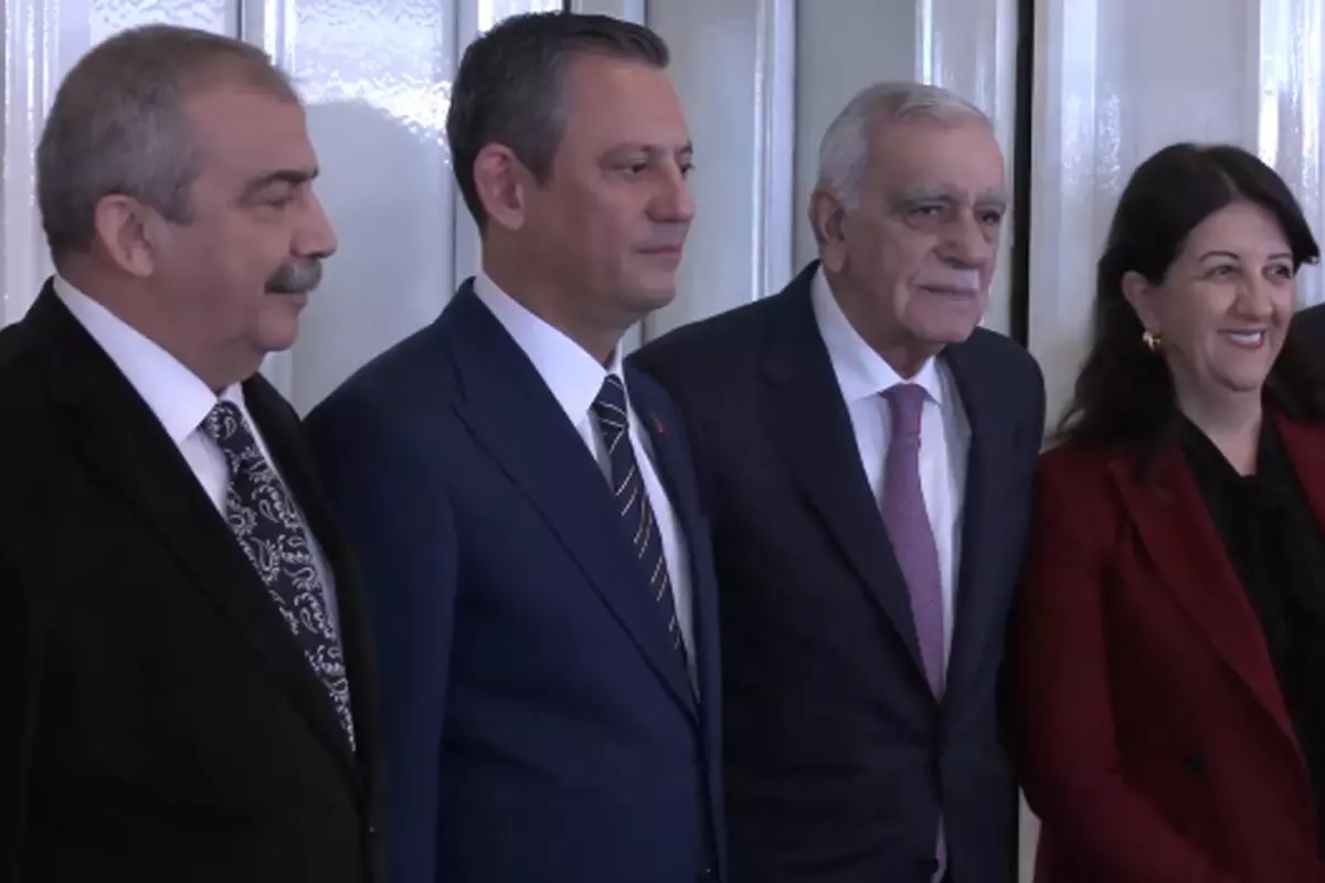 DEM Parti'nin İmralı heyeti ile CHP arasındaki görüşme başladı