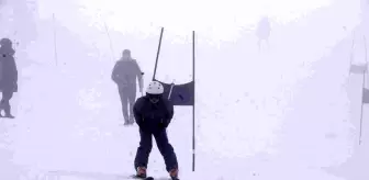 Bitlis'te Alp Disiplini ve Snowboard İl Birinciliği Yarışması Düzenlendi