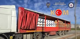 Kocaeli'de Tırda 9 Milyon 780 Bin Sahte Bandrollü Makaron Ele Geçirildi