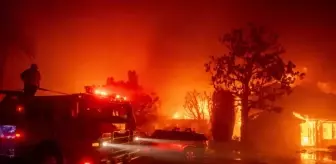 ABD'nin Los Angeles kentinde çıkan orman yangını nedeniyle acil durum ilan edildi