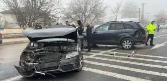 Elazığ'da Zincirleme Trafik Kazası: 3 Yaralı