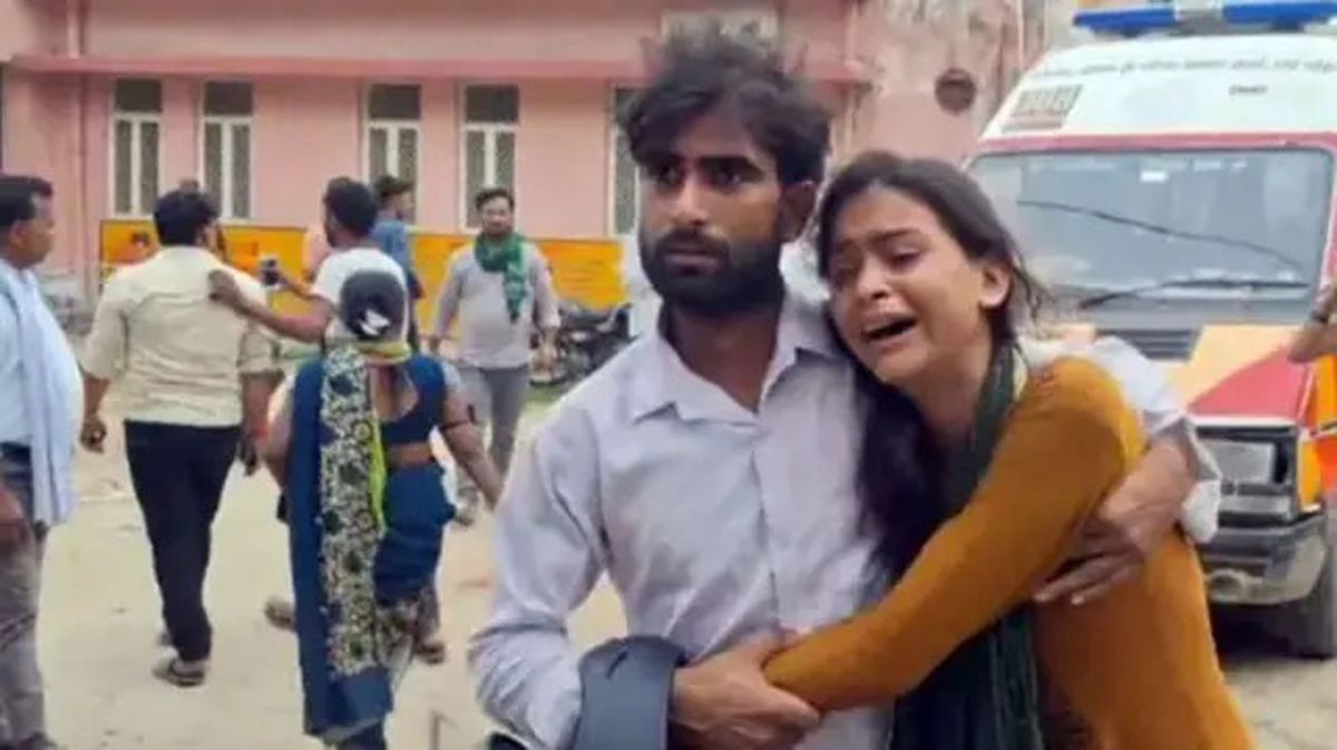 Hindistan'daki tapınak izdihamında 6 kişi hayatını kaybetti