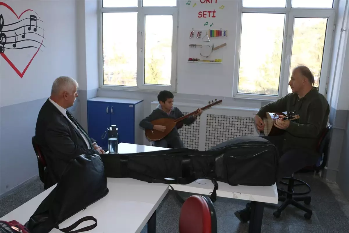 Milli Eğitim Müdürü İdris Kabahasanoğlu'ndan Of Bilim Sanat Merkezi'ne Ziyaret