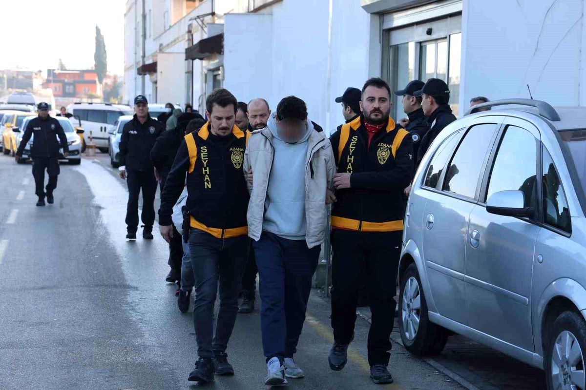 Adana'da Silah Kaçakçılığına Operasyon: 4 Şüpheli Yakalandı