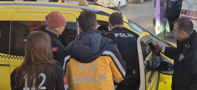 The person who fainted in the taxi mobilized the police and medical teams