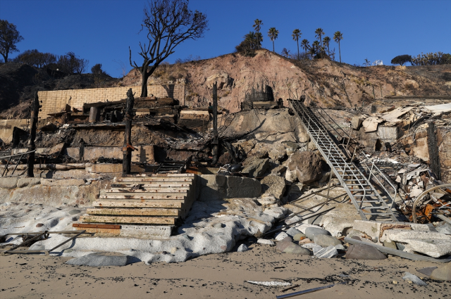 The death toll in the fires in the USA has increased! Before and after photos show the scale of the disaster