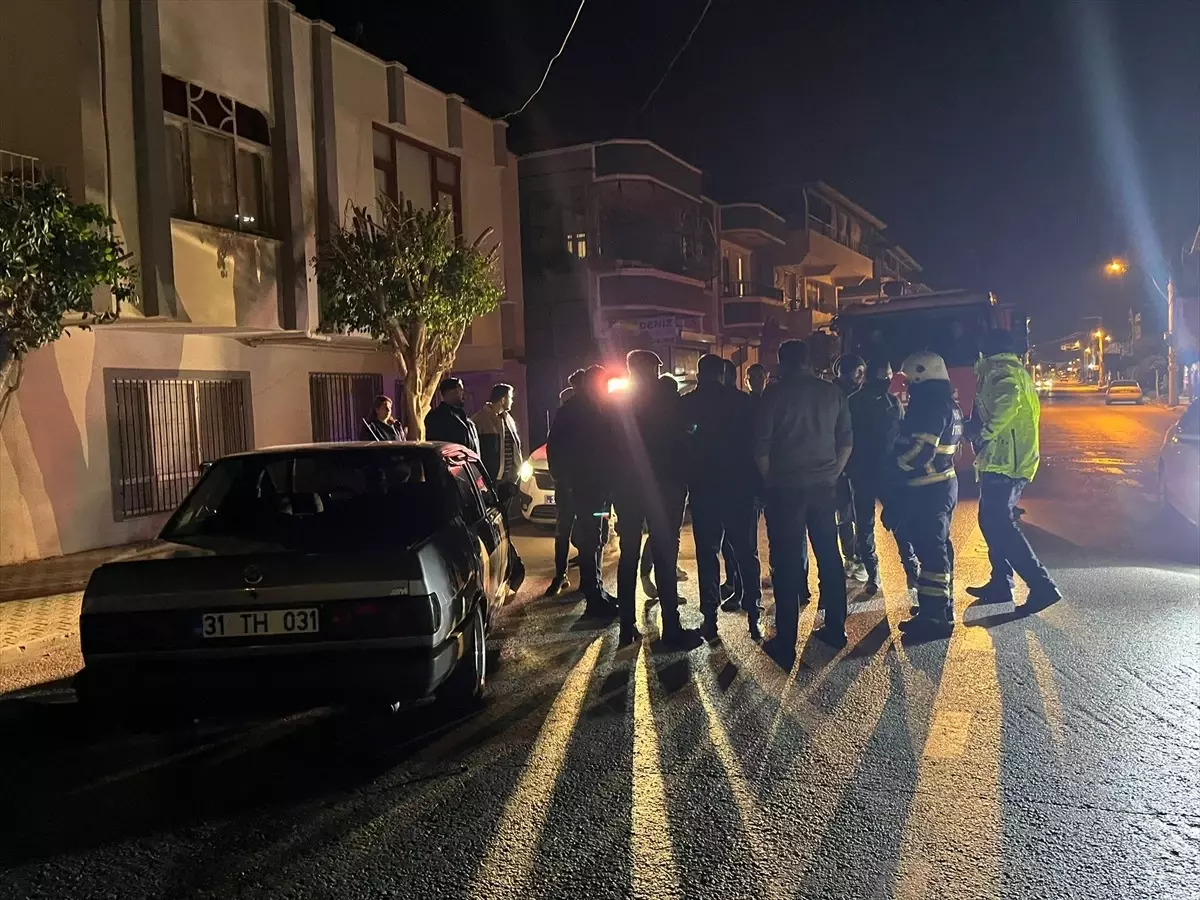 Hatay'da İki Otomobil Çarpıştı, Hasar Meydana Geldi
