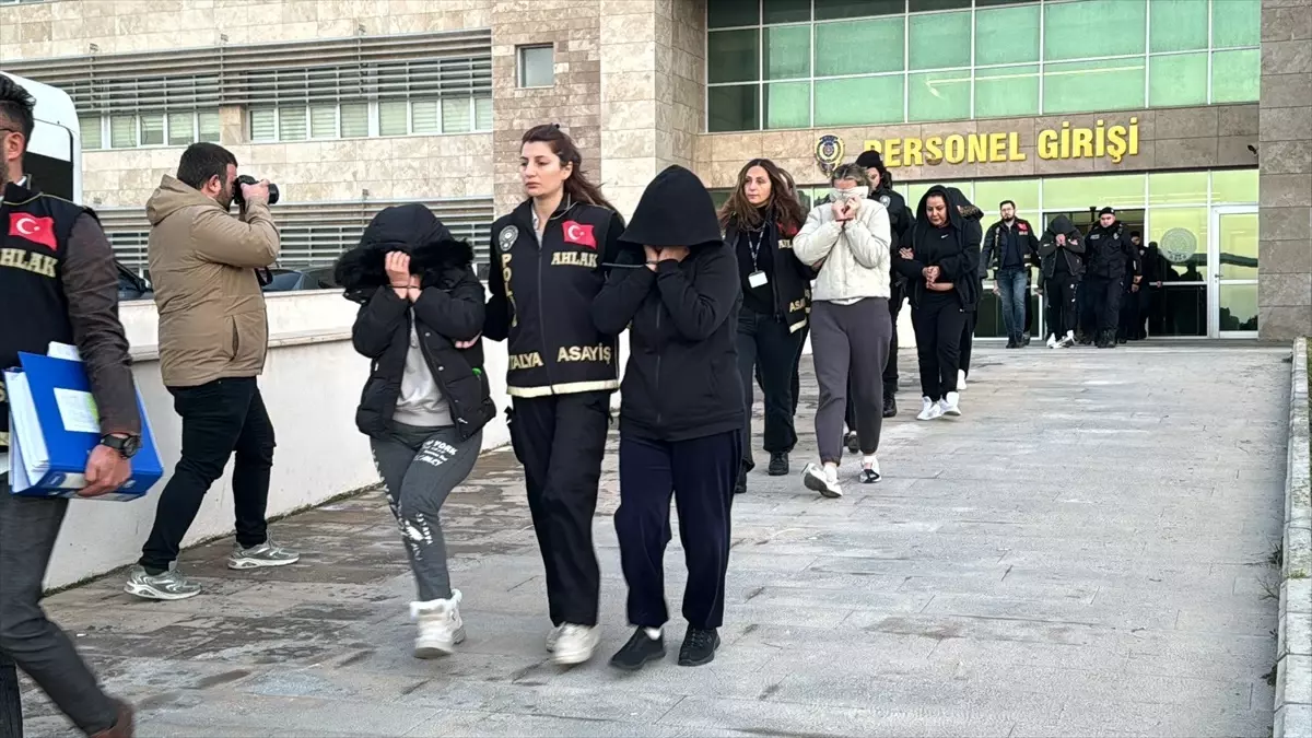 Antalya Merkezli Fuhuş Operasyonunda 13 Tutuklama