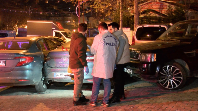 The vehicle in motion in Esenyurt was subjected to crossfire