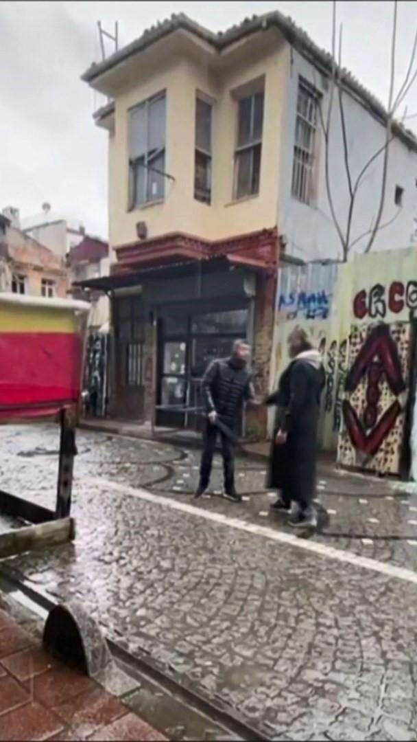 Fight Over Stall in Fatih: Street Vendor Shot and Killed