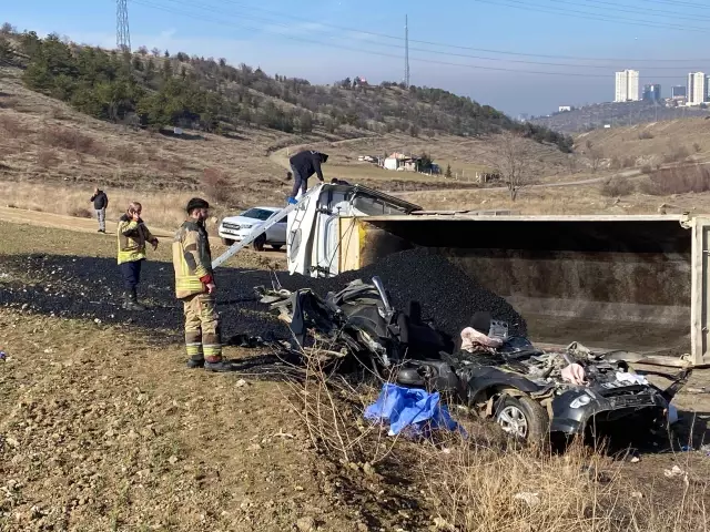 The dump truck crushed the municipal vehicle! 3 workers died