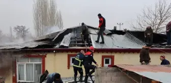 Iğdır'da Yangın: Bir Ev ve İki Ahır Küle Döndü