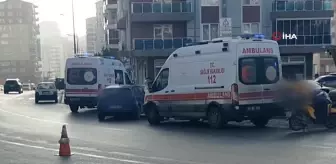 Edirne'de Otomobil ve Motosiklet Çarpıştı, Kameralara Yansıdı