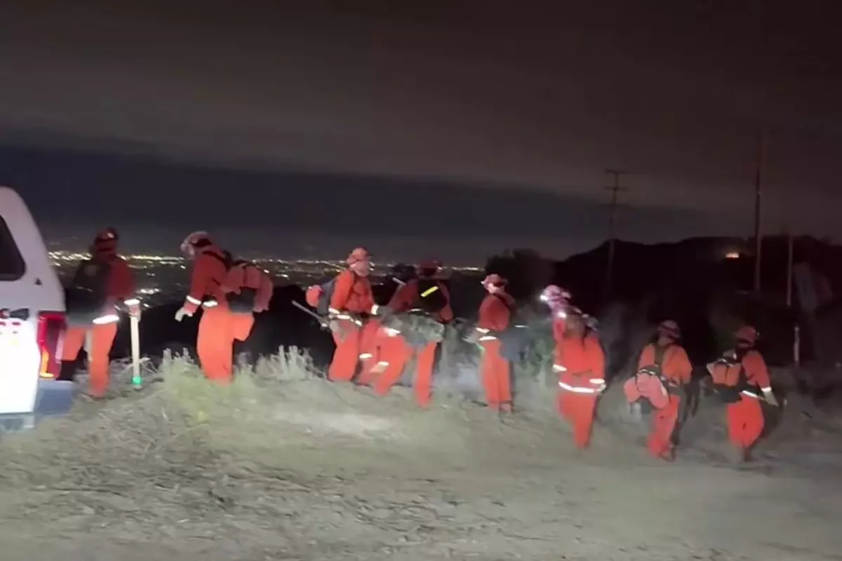 ABD'deki yangın söndürme çalışmalarına mahkumlar yardım ediyor