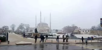 Edirne'de Kar Yağışı Nedeniyle Motokuryelere Trafik Yasaklandı