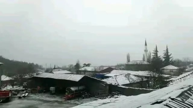 Snowfall has started right next to Istanbul