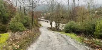 Çanakkale'de Şiddetli Yağışlar Yol Kapattı