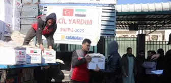 Sadakataşı Derneği İdlib'deki 600 Aileye Yardım Dağıttı