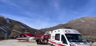 Van'da Hamile Kadınlar Ambulans Helikopterle Hastaneye Sevk Edildi