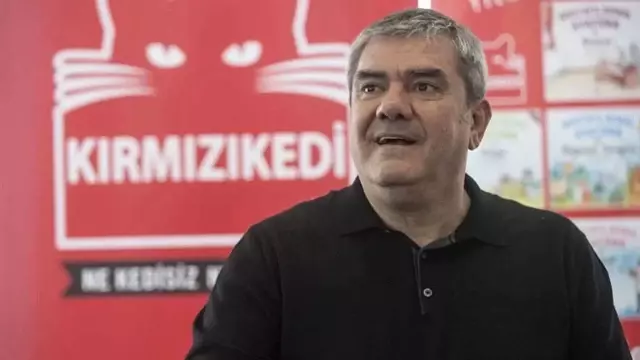 Yılmaz Özdil suffered a heart attack