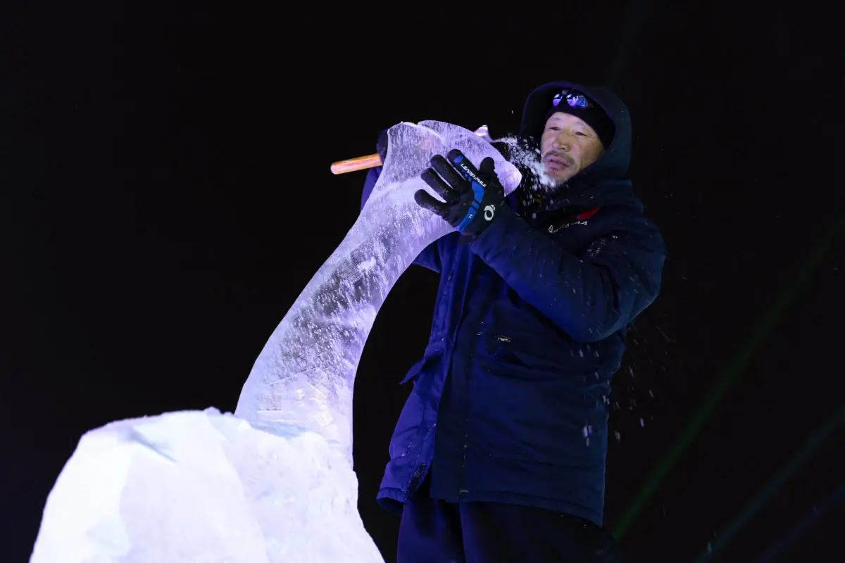 Heilongjiang'da Buz Heykeltıraşlığı Yarışması Başladı
