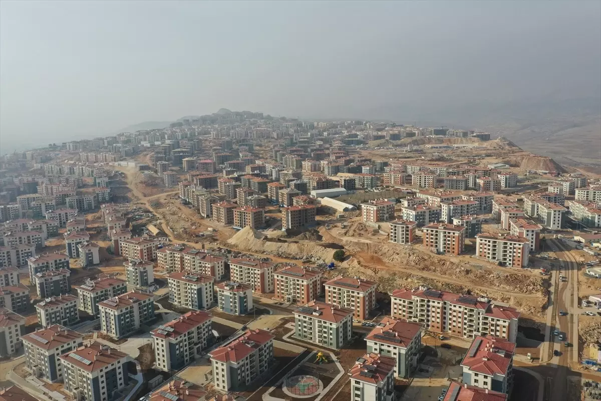 Adıyaman'daki İnşaat Ustaları 'Yılın Kareleri' Oylamasına Katıldı