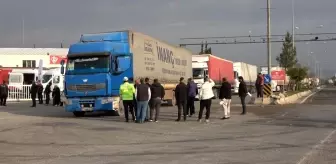 Kilis Öncüpınar Sınır Kapısı'nda Tır Yoğunluğu: Şoförler Çözüm Bekliyor