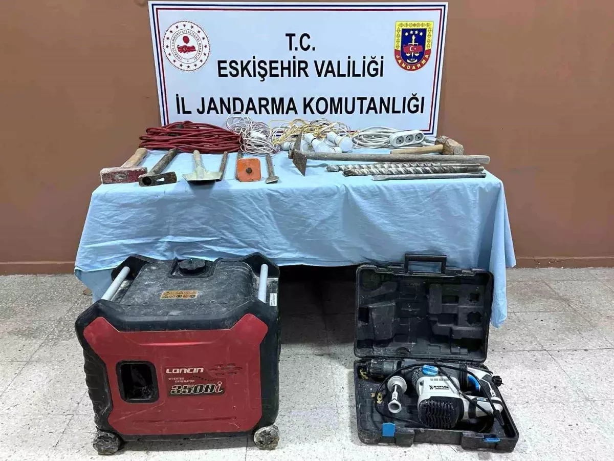 Eskişehir'de Kaçak Kazı Yapan Şahıs Suçüstü Yakalandı