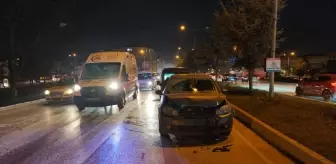 İnegöl'de Zincirleme Trafik Kazası: 2 Yaralı