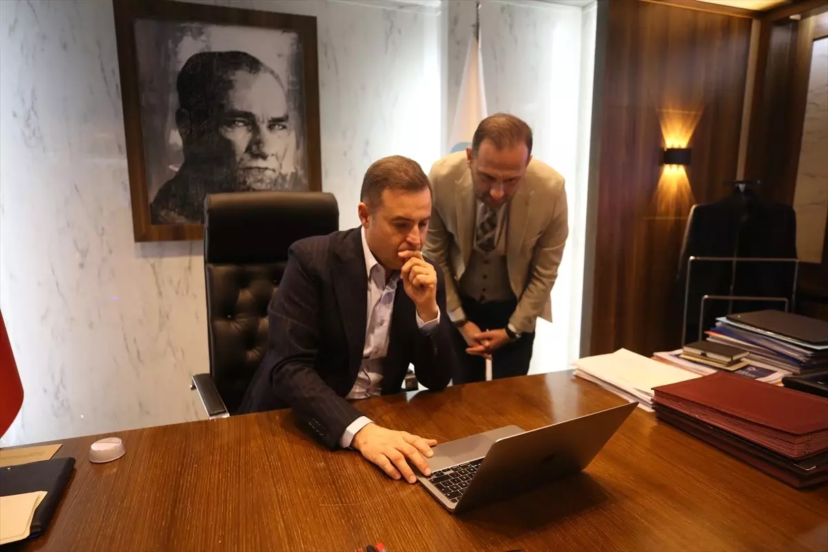 Balıkesir Büyükşehir Belediye Başkanı Ahmet Akın, 'Yılın Kareleri' Oylamasında Tercihlerini Belirledi