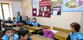 Düğünde maganda kurşunuyla hayatını kaybeden Kemal'in karnesi boş kalan sırasına bırakıldı