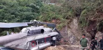 Peru'da Polisi Taşıyan Helikopter Acil İniş Yaptı