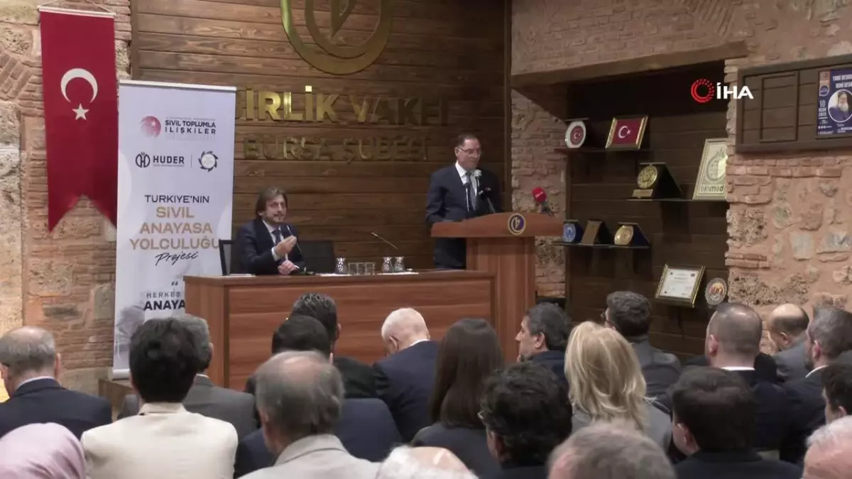 Şeref Malkoç: Mevcut Anayasada Yaşanan Sıkıntılar Uygulamadan Kaynaklanıyor