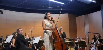 Alman Viyolonsel Sanatçısı Raphaela Gromes Bursa'da Konser Verdi