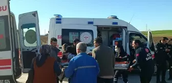 Kozan'da Otomobil Çarpışması: 2 Yaralı